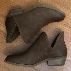 Brown never worn boots